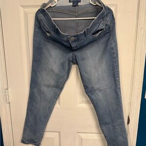 Super comfortable Democracy jeans with some stretch, in EUC.